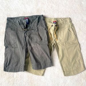 Bundle of 2 north face shorts